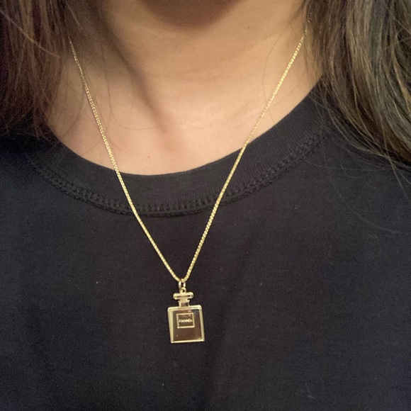 Chanel Holiday Charm 2023 - Picture 3 of 4